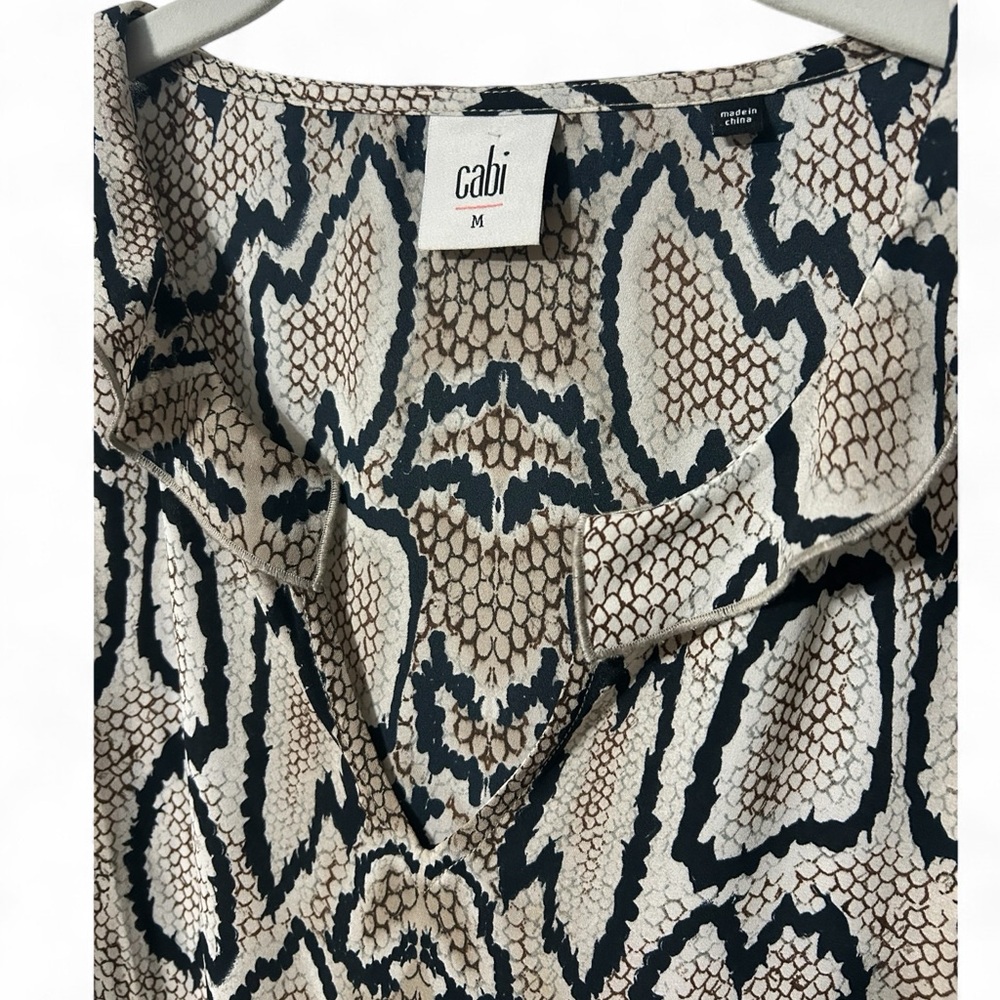 Cabi Women’s Serpentine Snake Print Black and Cream Blouse - Picture 2 of 4
